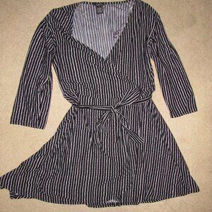 EUC Rue 21 Black Striped Dress with Tie Belt